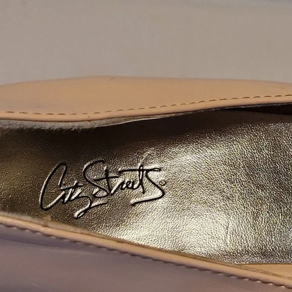 City Streets Pink Beige Tan High Heel Women's Closed Toe Shoes Pumps Size 8M - Picture 5 of 9